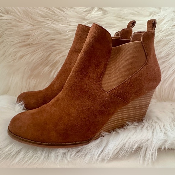 CASLON Cognac Leather Wedge Water Resistant Booties - Size 10 M - NEW stretchy - Picture 3 of 6